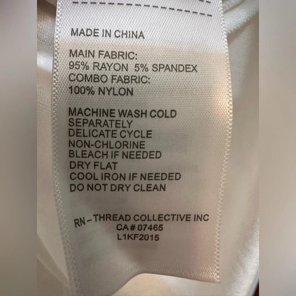 LAUNDRY BY SHELLI SEGAL white long Sleeves Knit Top lace shoulder NWT - Picture 8 of 8